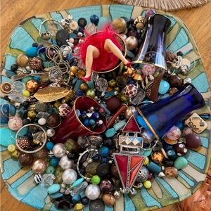 Bead Soup 🥣 and Jewelry Making Supplies 
3 oz Small bag $8